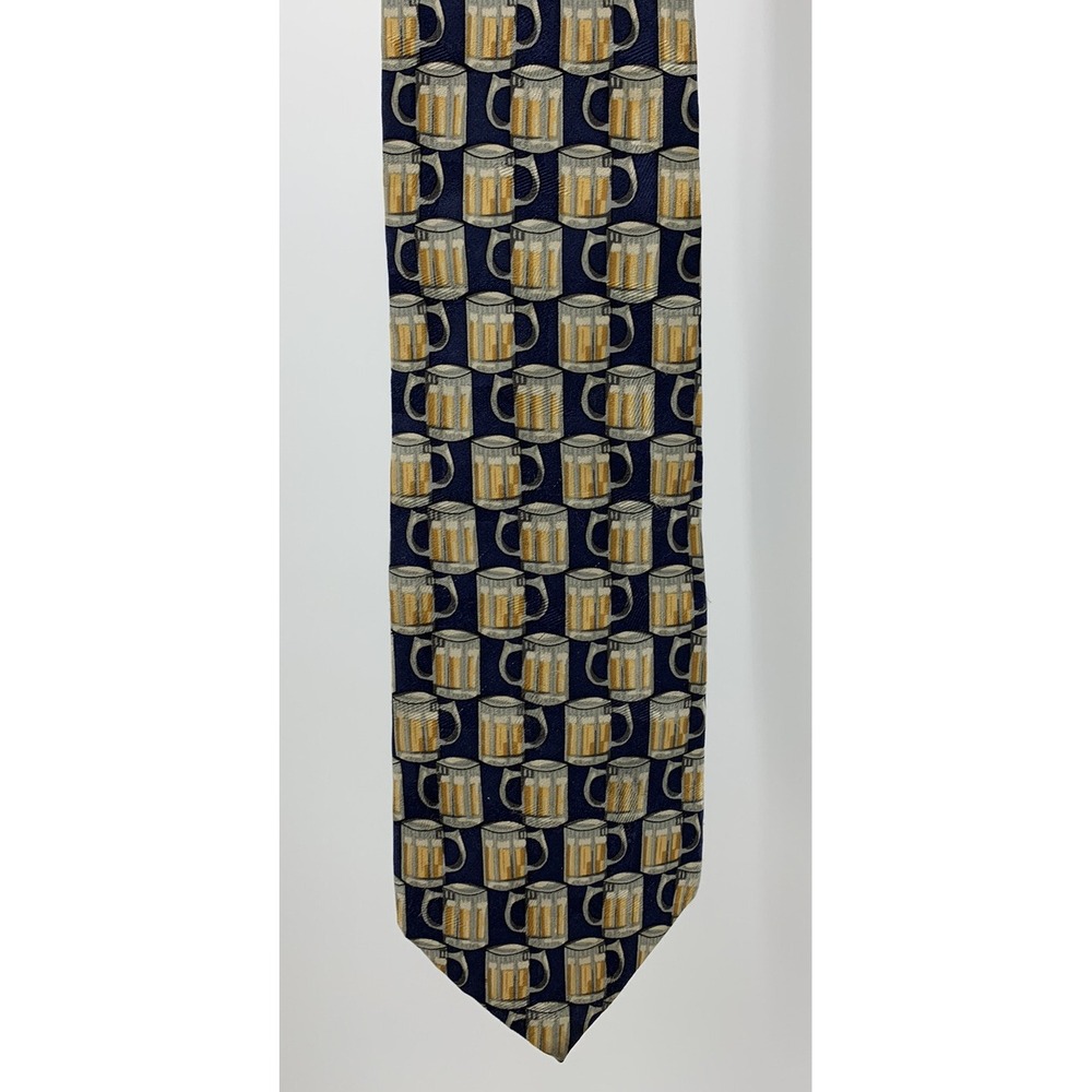Museum Artifacts Necktie Tie Silk Beer Steins Made In USA 56" Vintage